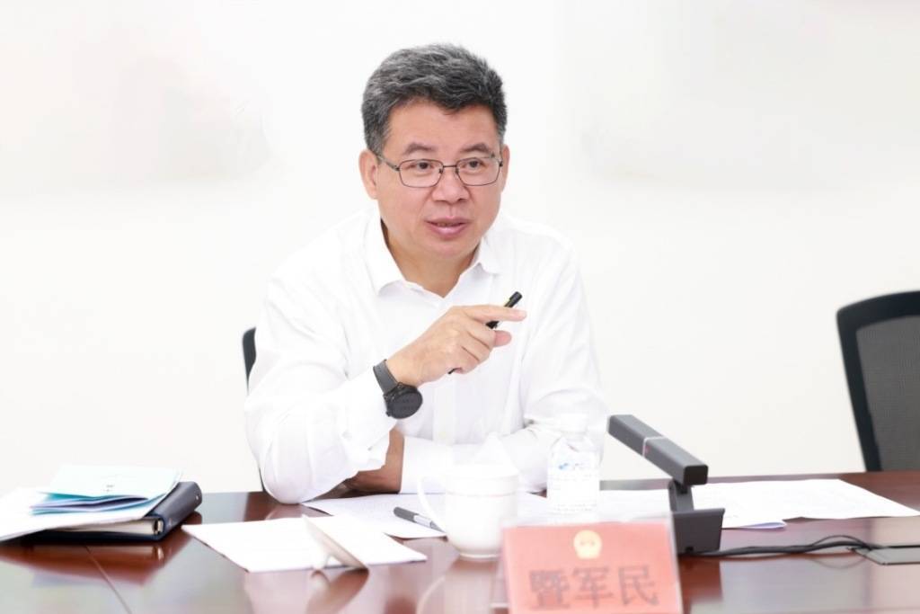 暨军民当选杭州市人大常委会主任，原为浙江省人大常委会副主任